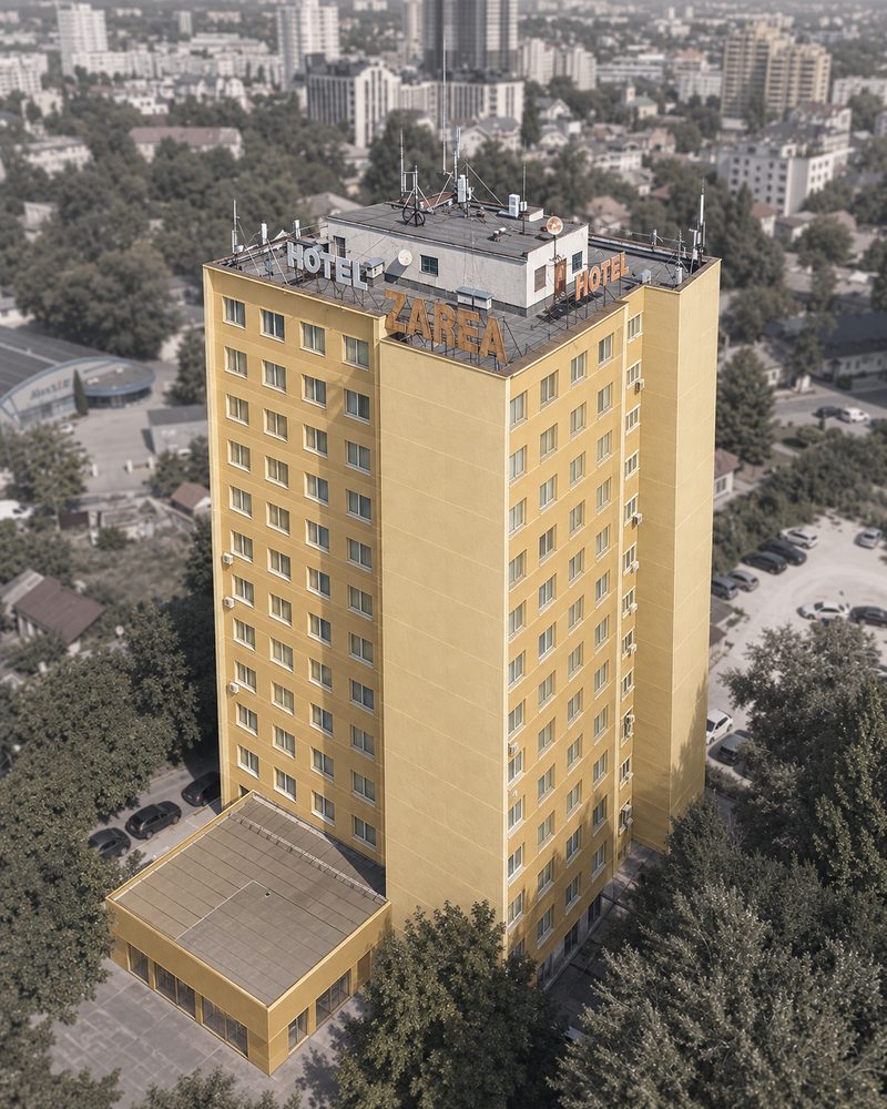 Illustrative zoning of Hotel Zarea: twelve occupied floors and the annex highlighted in champagne for hotel use.